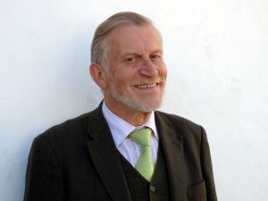 Sánchez Vicente: “Los que quieran escribir n’asturianu deberíen saber casi de memoria los nuesos clásicos”