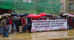 Los sindicatos denseñanza aconceyaron con Riopedre pol currículum dasturianu