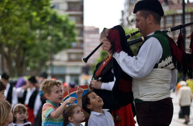 Asociación de coros y danzas Jovellanos