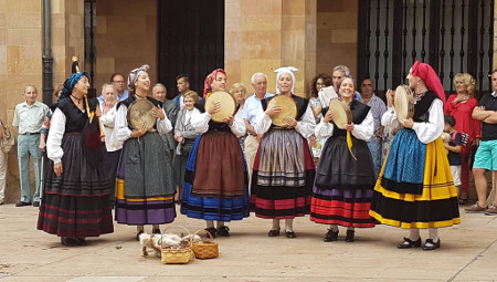 Folclore na cai: Banda gaites El Carbayón