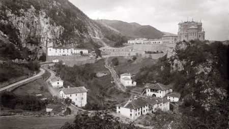 Cuadonga 2022: 'Covadonga en la mirada fotográfica de Daniel Álvarez Fervienza'