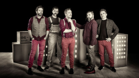Love of Lesbian: 'Espejos y espejismos'