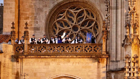 'Al altu la lleva', de la Real Banda de Gaitas Ciudad de Oviedo