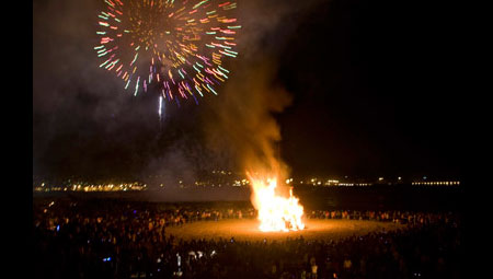 San Xuan, foguera y fueos artificiales