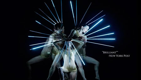 W Momix Forever