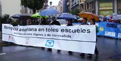 Los sindicatos denuncien les males condiciones denseñu del asturianu nel entamu de cursu