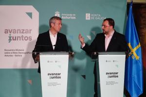 Alfonso Rueda y Adrián Barbón intervención Alcuentru Billateral sobre'l Retu Demográficu Asturies-Ga