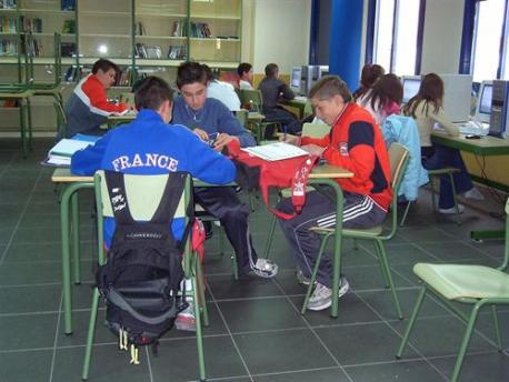 Hasta seis centros de Secundaria siguen ensin maestru de Llingua Asturiana