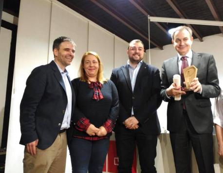 Zapatero, convencíu de que la oficialidá va ser una realidá "na llexislatura próxima"