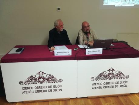 “Tamos aportando’l nuesu granín d’arena cola divulgación d'actividaes asturianistes”, apunten dende Ástura