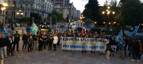 Asturies pol Derechu a Decidir concentración contra les sentencies del procés