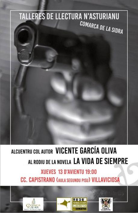 García Oliva alderica con llectores sobre la so obra 'La vida de siempre'