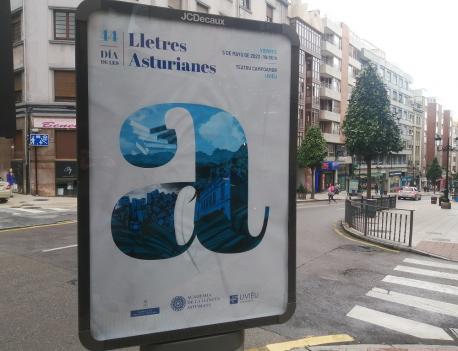 Cartelu na cai del XLIV Día de les Lletres Asturianes