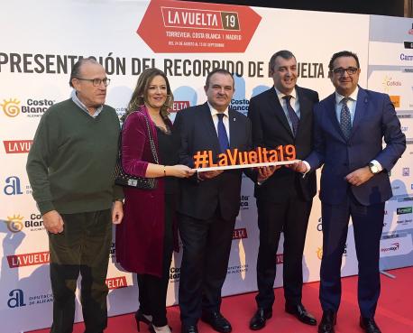 Coque Uría, Cristina Mendo, Isaa Pola, Javier Guillén y Julio González Zapico presentación La Vuelta 2019