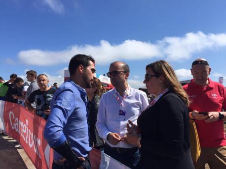 Cristina Álvarez Mendo con Alberto Contador y José Víctor Rodríguez