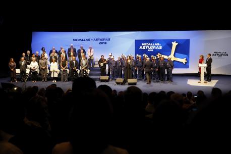 Javier Fernández celebra la presencia de la familia real pa conmemorar el triple centenariu de Cuadonga