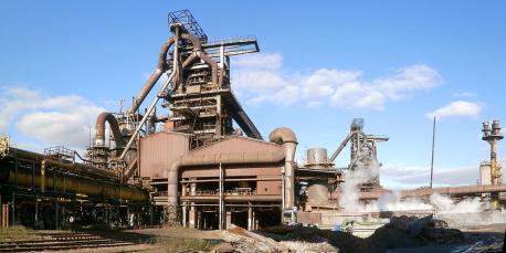 ArcelorMittal anuncia axustes nuevos pola “debilidá del mercáu” qu’afeuten a Asturies