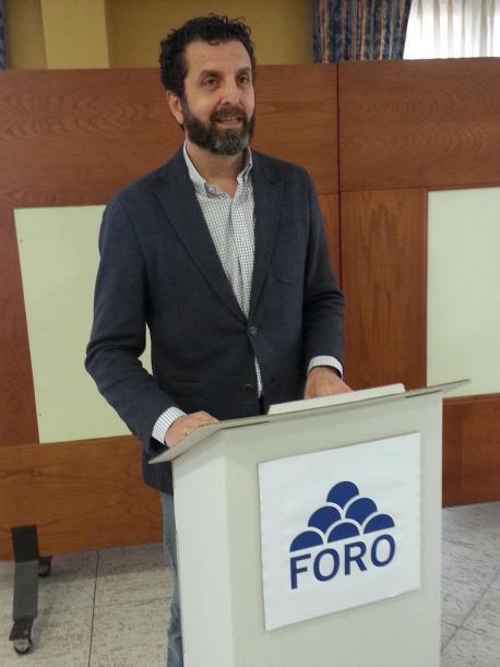 “Abandono de manera definitiva la política municipal, pero non la mio actividá en Foro”, afirma Iglesias