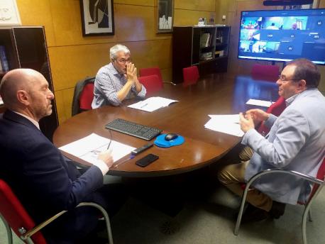 Jaime Izquierdo, Juan Cofiño y Vicente Hoyos xunta telemática cola FACC