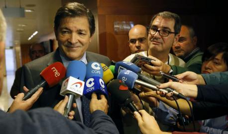 “Nun doi por fecha la prórroga presupuestaria”, afirma Javier Fernández