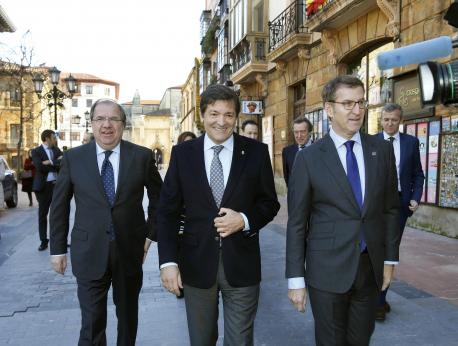 Asturies, Galicia y Castilla y Lléon xúnense contra los privilexos na financiación autonómica