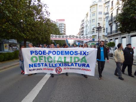 Manifestación nel Día de les Lletres Asturianes (08/05/18)