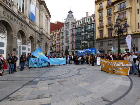 Manifestación Día de les Lletres Asturianes 20177