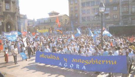 Manifestación del Pautu pol Autogobiernu y la Oficialidá del 5-O del 1997