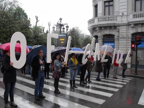 Manifestación ‘¡L’asturianu, llingua oficial!’ convocada pola XDLA nel Día de les Lletres Asturianes 2016