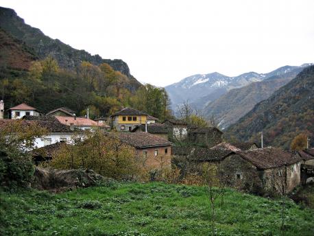 Asturies lidera el turismu rural esta ponte d'agostu