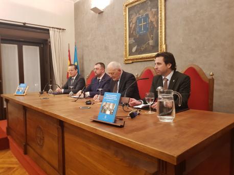 Roberto Fernández Llera presentación 'Relatos de la Preautonomía' nel RIDEA