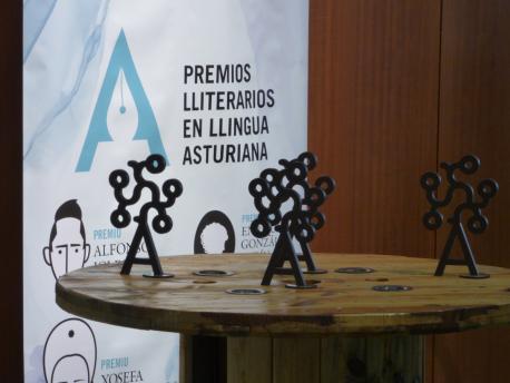 Trofeos Premios Lliterarios