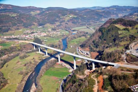 Viaductu sobre'l ríu Narcea tramu La Doriga-Corniana
