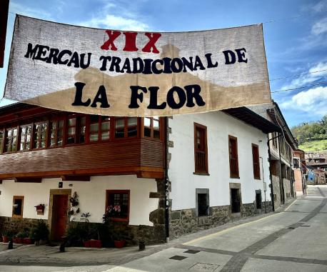 XIX Mercáu Tradicional de La Flor de L.lena