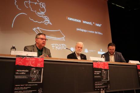 Xosé Antón González Riaño, Frato y Alejandro Rodríguez Martín presentación 'Frato, 50 años cola güey