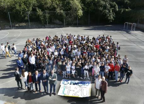 Adrián Barbón nel IES de L'Infiestu inauguración del cursu