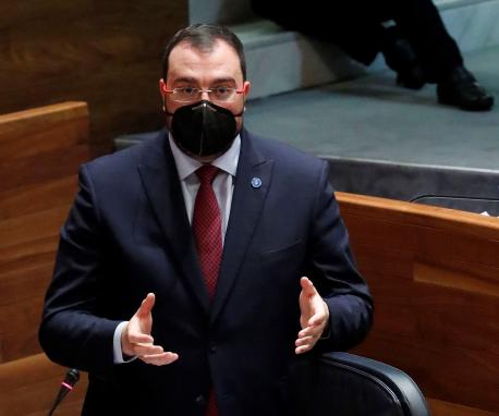 Adrián Barbón Plenu entruga oficialidá amable recortada