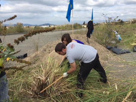 El polígonu de Bobes acoyó una aición contra'l plumeru de La Pampa