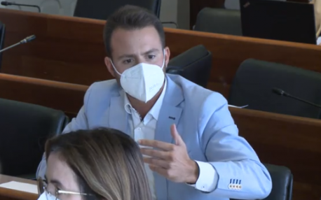 Álvaro Queipo Comisión de Cultura, Política Llingüística y Turismu toma de posición