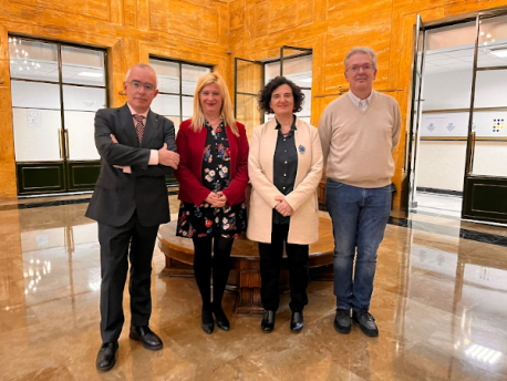 Antón García, Berta Piñán, Leire Díez y Julio González Correos