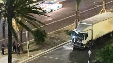 El terrorismu ataca Francia coincidiendo col 14 de xunetu