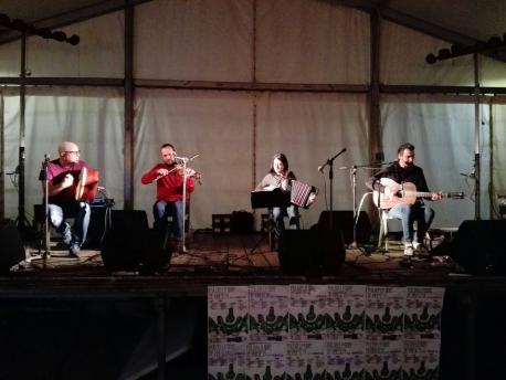 ¿Aú? protagoniza’l conciertu del VII Festival de Bandes de Gaites Villa de Ribeseya