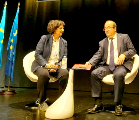 Berta Piñán y Miquel Iceta en Navia