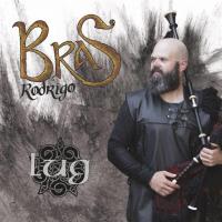 Bras Rodrigo asoleya un cenciellu del que va ser el so discu próximu