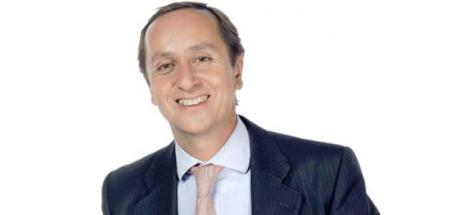 Carlos Cuesta califica de "aldeanismu" la defensa del asturianu
