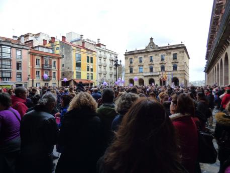 Concentración 8-M en Xixón