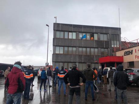 Concentración de trabayadores EBHI