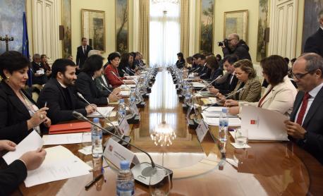 Alonso espera aconceyar definitivamente cola ministra Isabel Celaá la selmana qu’entra