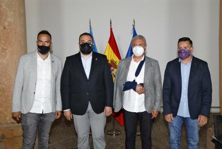 Barbón sella cola patronal y los sindicatos un gran alcuerdu social pa impulsar la reconstrucción económica d'Asturies