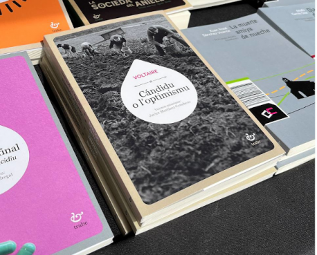 Cubierta 'Cándidu o l'optimismu' de Voltaire SN